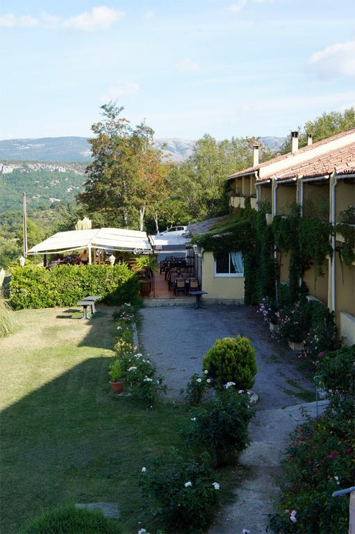 Hotel Les Cavalets Bauduen Eksteriør billede